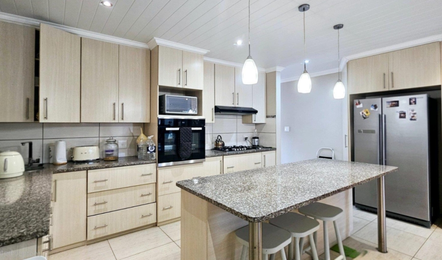 3 Bedroom Property for Sale in Monte Christo Western Cape